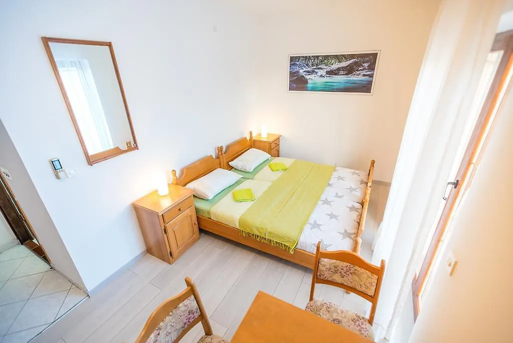 Apartments And Rooms Mare-Monti Stari Grad Horvátország